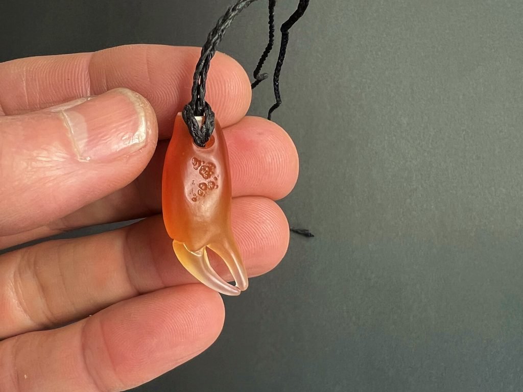 carnelian crab claw