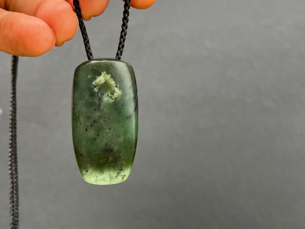 pounamu ruru